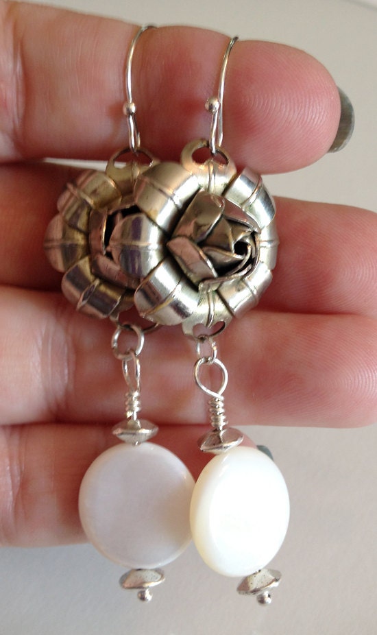 Mother of Pearl Beads Neckace and Earrings with Antique Silver Tone Roses